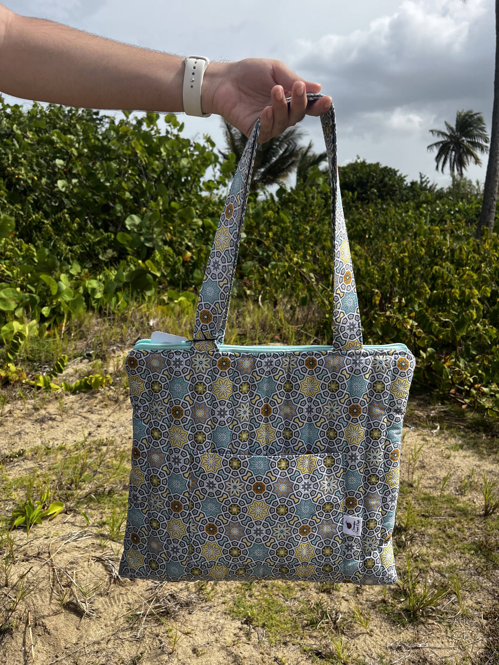 Parallel Pattern Quilted Tote