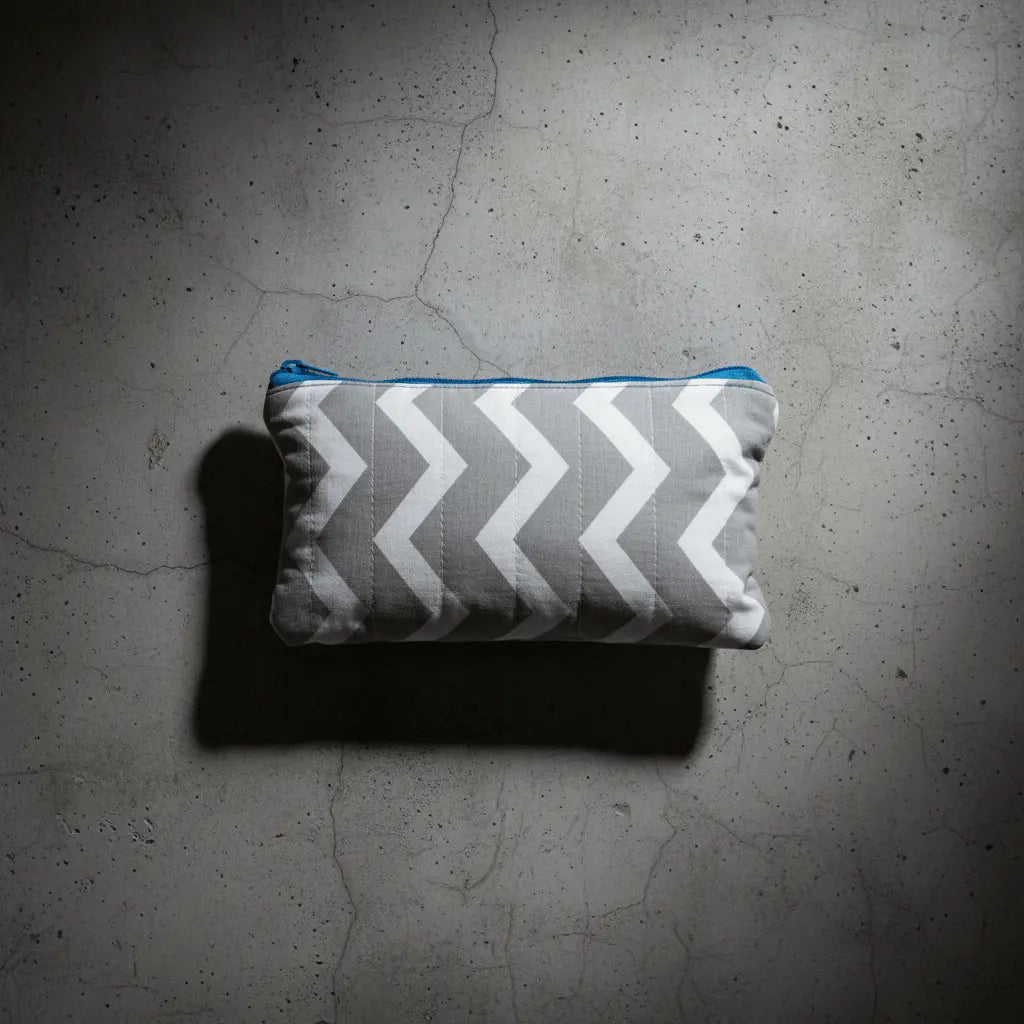 Gray and White Zigzag Stripes Pouch - Serendipia Simple Crafts