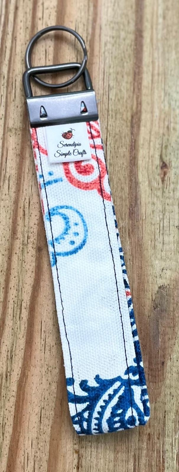 Keychain Fob - Regal Print(White/Dark Blue) - Serendipia Simple Crafts